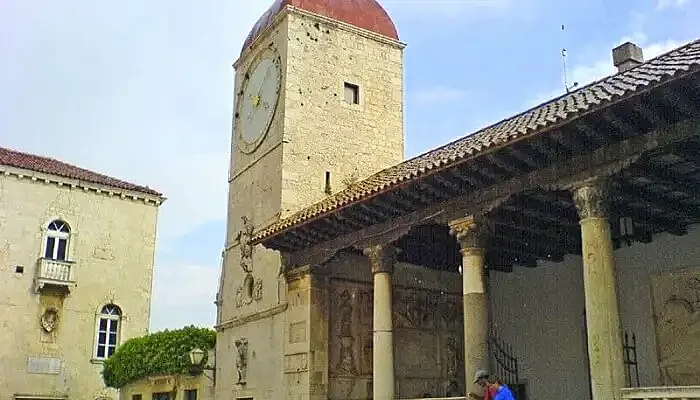 A history lesson at Droog Fort