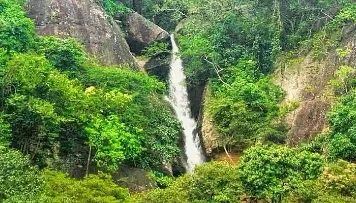 toursandtravelsinkanyakumari Olakaruvi Waterfalls kanyakumari