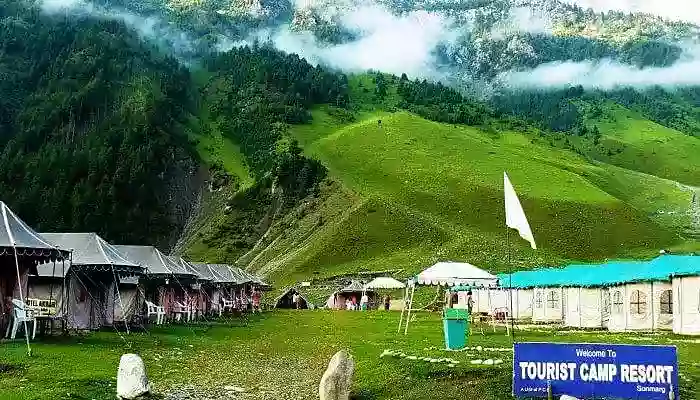The picturesque Sonmarg is one of the best places to visit in Kashmir in Summer